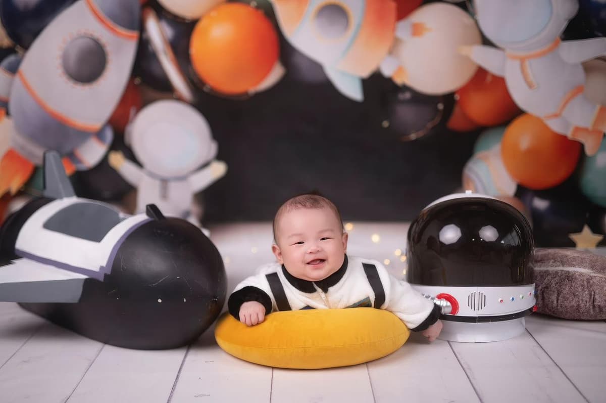 Little Astronaut scene - 100 days baby photography space exploration
