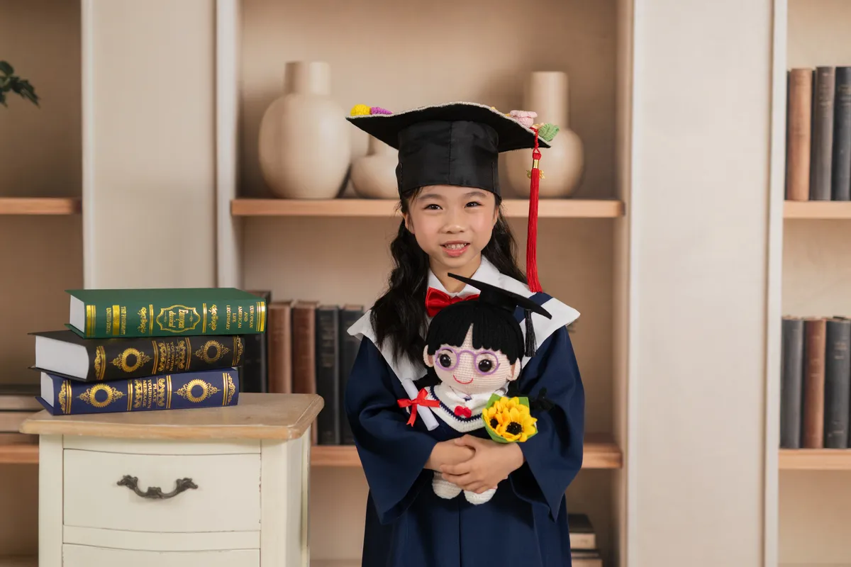 Kindergarten Graduation Photos: Why HK Moms Prefer Indoor Studios | THIS FILM STUDIO