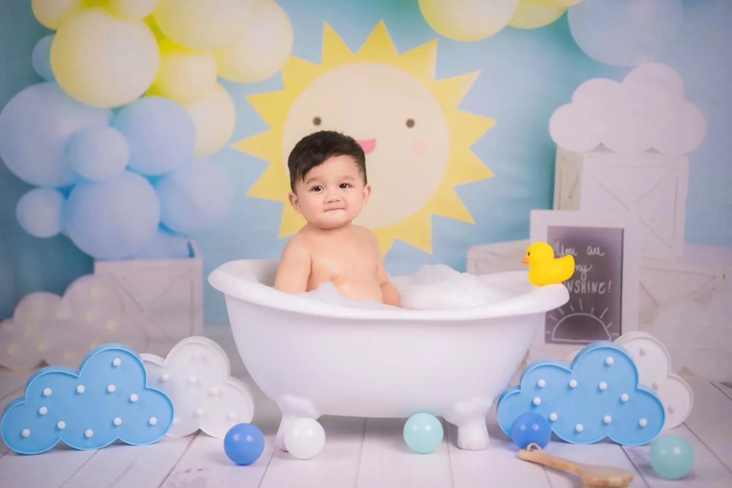 The Real Star of Cake Smash? It's the Bubble Bath