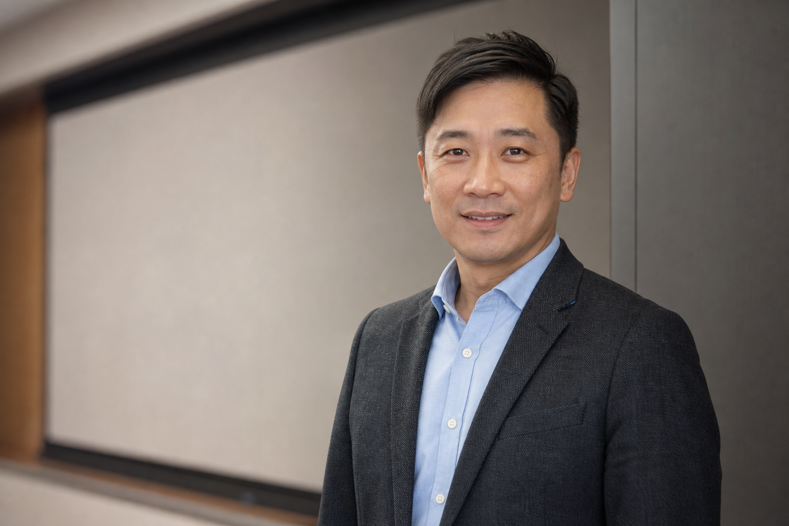 教育、企業培訓或講者使用的專業半身形象照