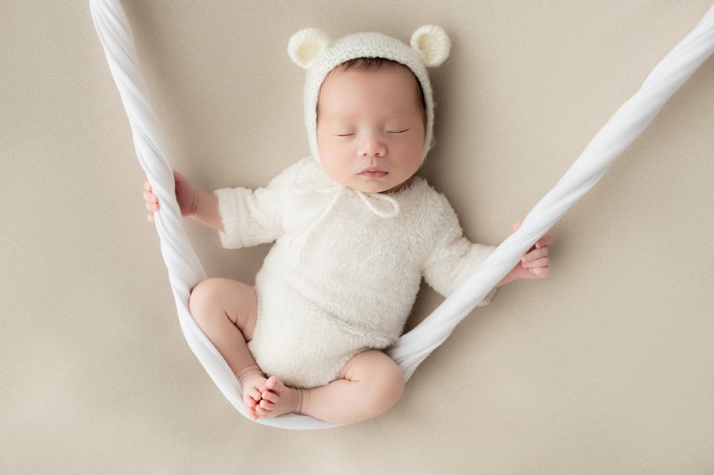 Newborn Photography - Professional Posing