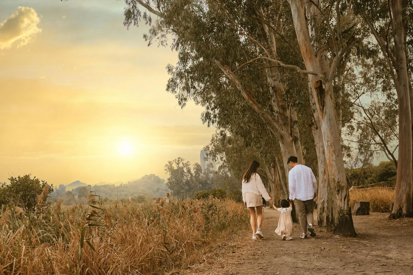 THIS FILM STUDIO Outdoor Family Photo 10 - Natural Light Family Portrait
