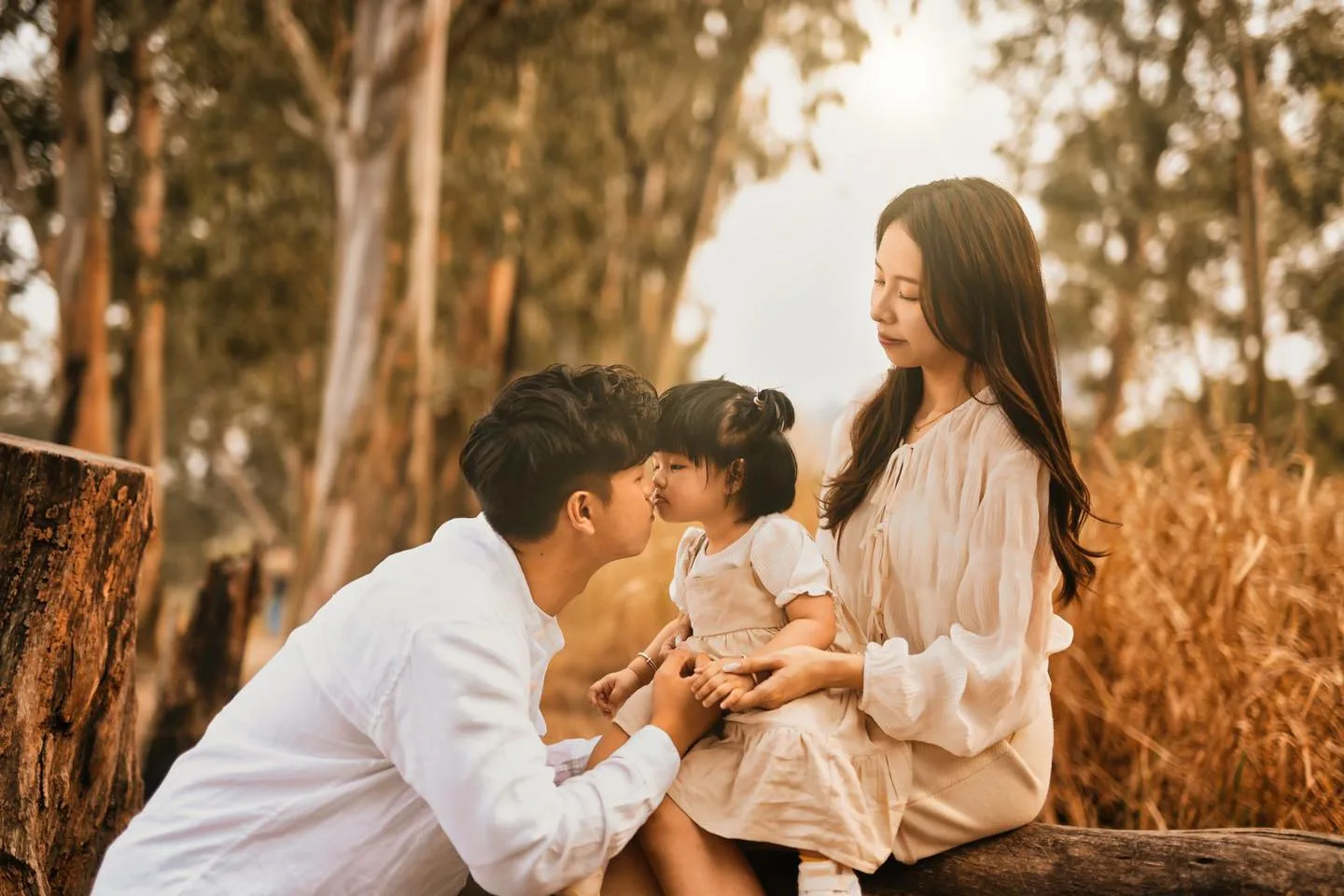 THIS FILM STUDIO Outdoor Family Photo 5 - Natural Light Family Portrait